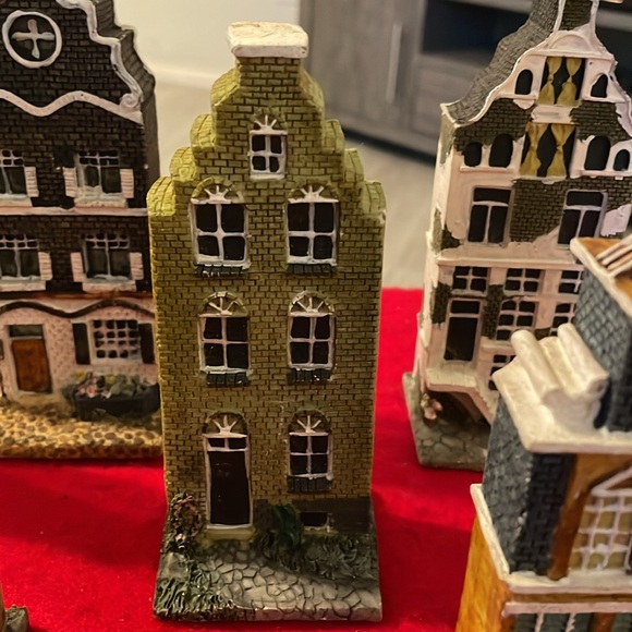 Lot of 7 Vintage K’s Collection Decorative Ceramic Township-High Rise Buildings - Picture 5 of 9